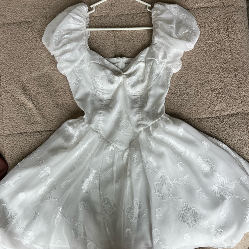 white floral lace flowy sun dress